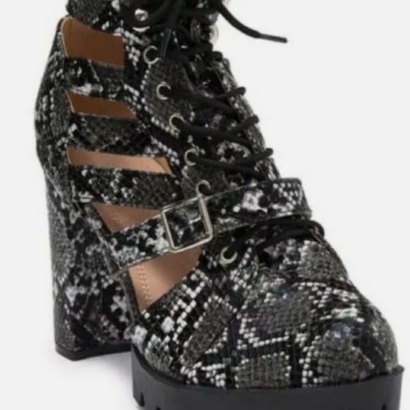 CHASE+CHLOÉ Snakeskin Heeled Combat Platform Shoes New In Box - Picture 4 of 7